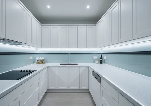 clear face, good light, neutral background.